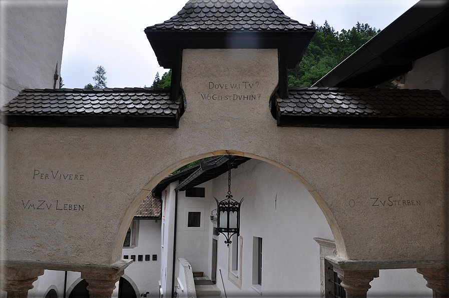 foto Santuario di San Romedio